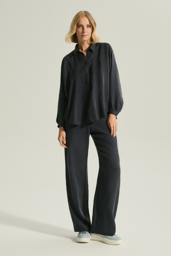 Loose navy blue shirt