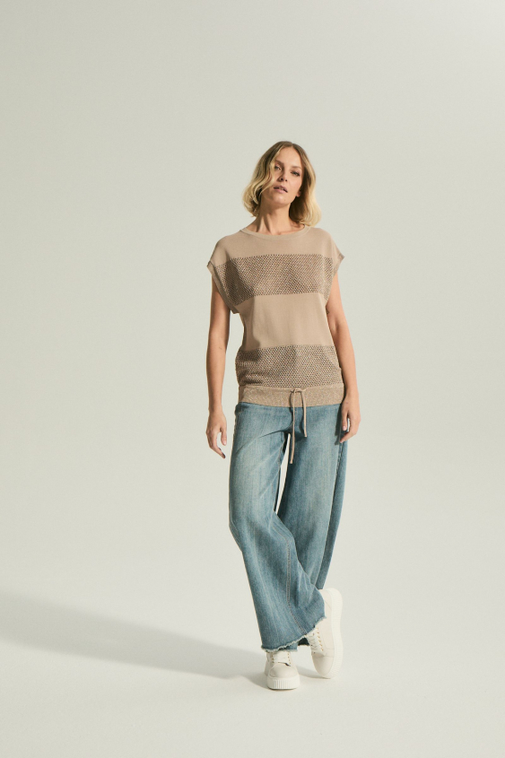 Beige short-sleeved sweater