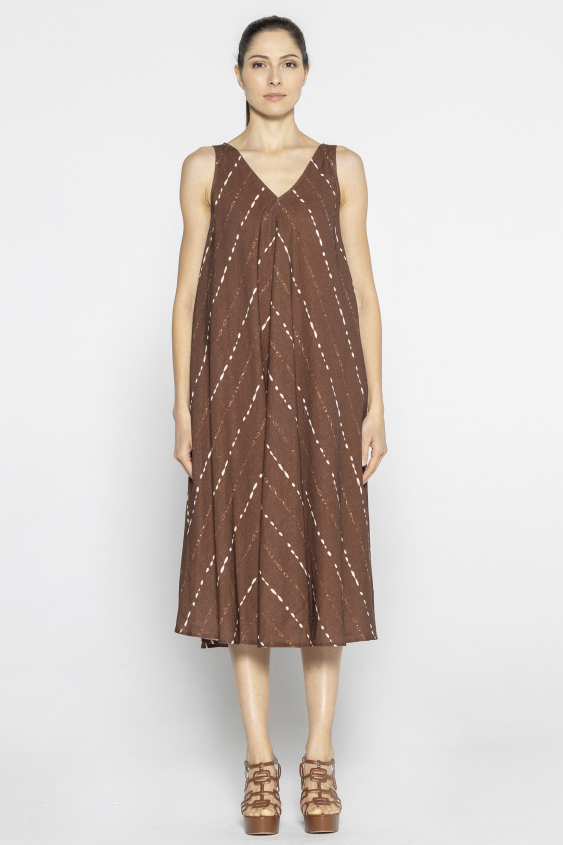 Brown dress with short sleeves
