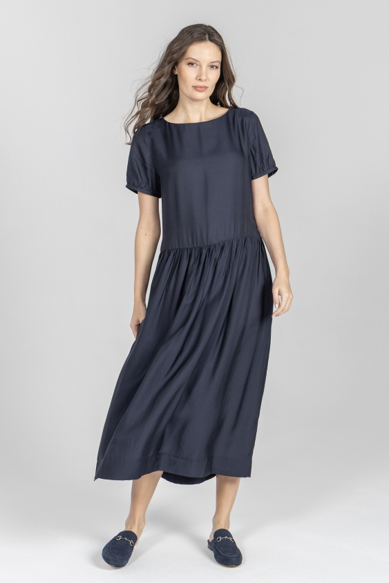 Granatowa sukienka z odcięciem w talii