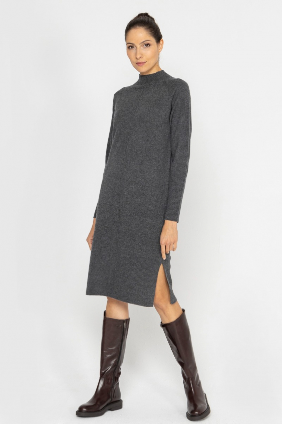 Graphitfarbenes Strickkleid mit Seitenschlitzen