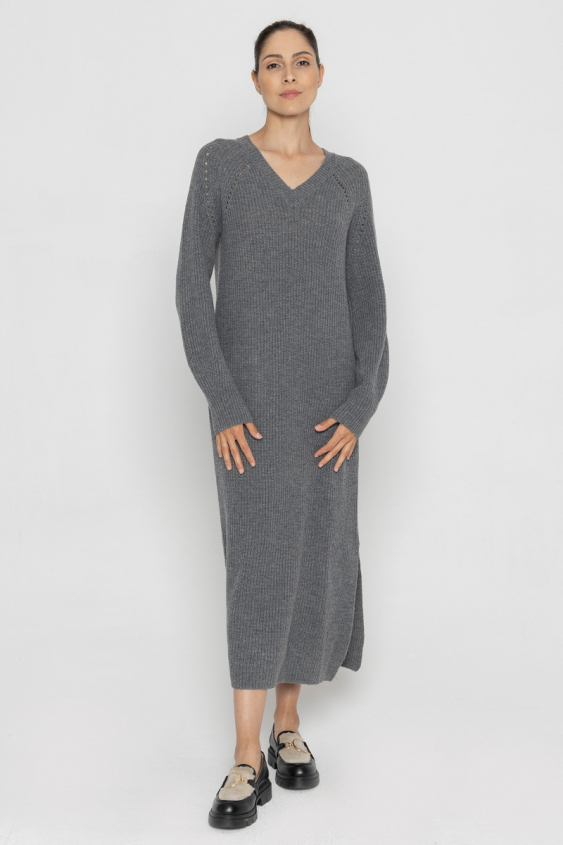 Graues Maxikleid aus Strick