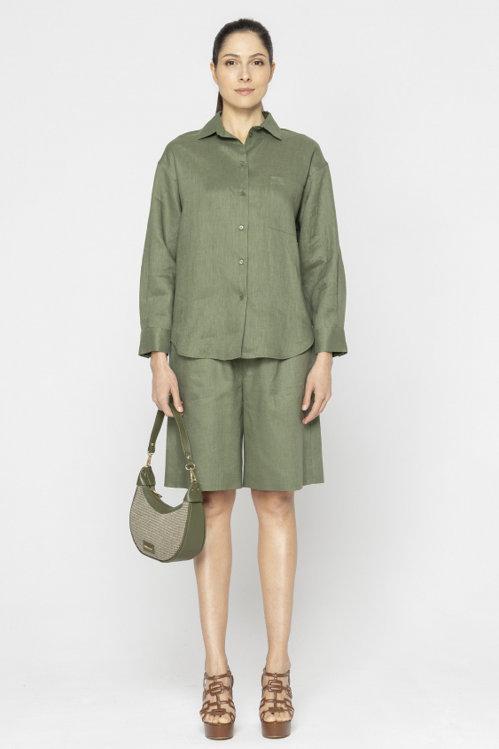 Short green linen pants