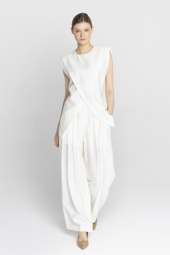 Szerokie spodnie w kolorze kremowej bieli