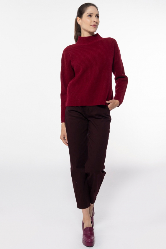 Weinrote Jeans