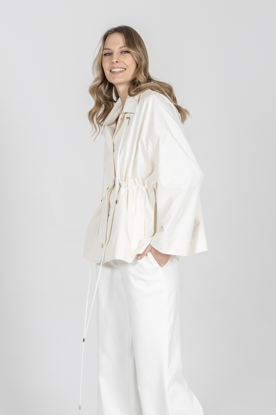 Kurtka w kolorze ecru