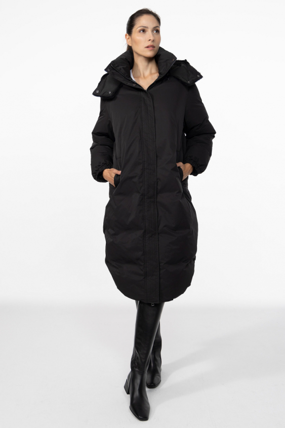 Schwarze lange Jacke mit Kapuze