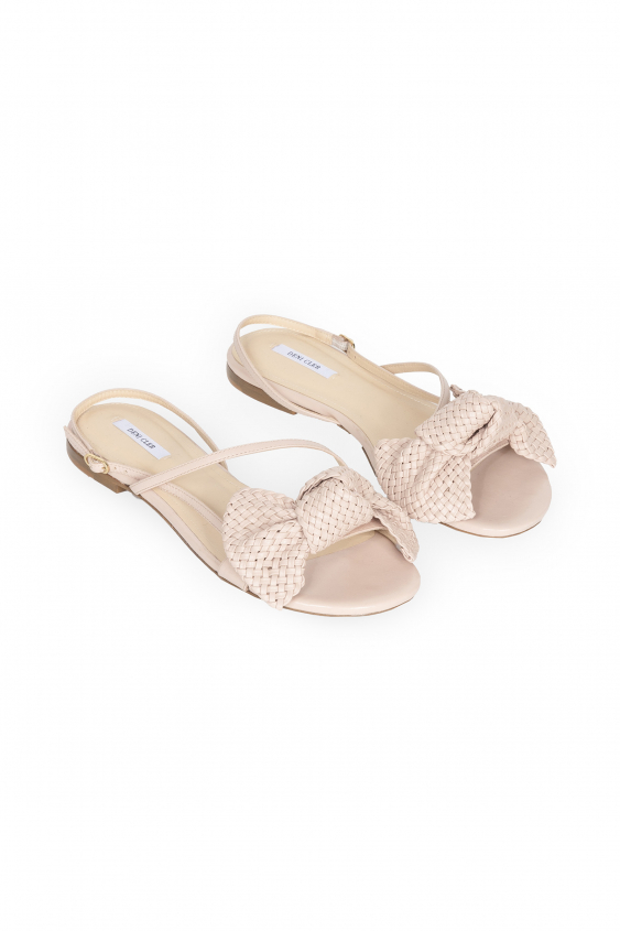 Braided sandals in powder pink