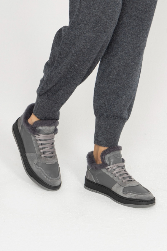 Graue Leder-Sneaker