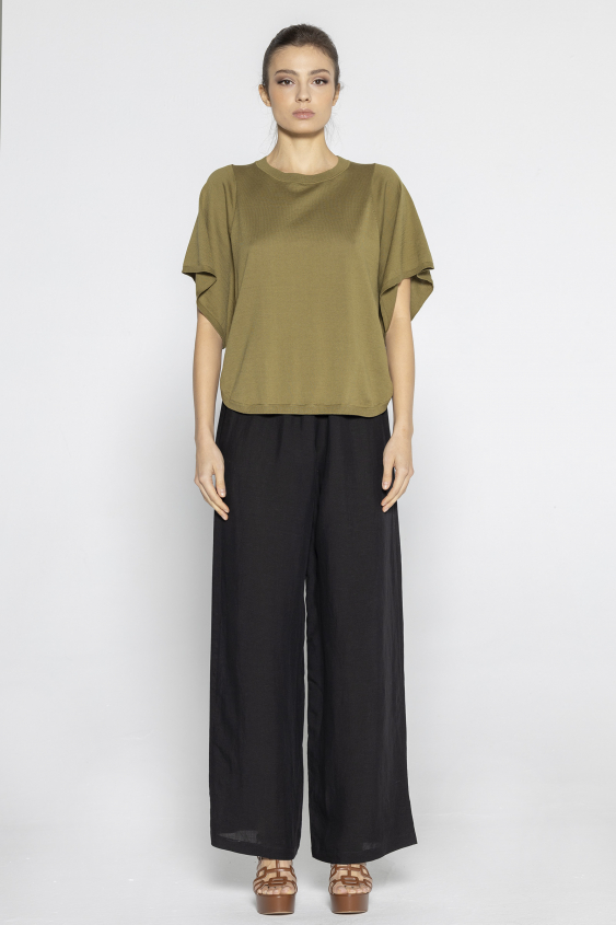  Light brown sweater with 3/4 sleeves