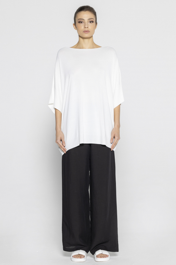 White long sweater with 3/4 sleeves