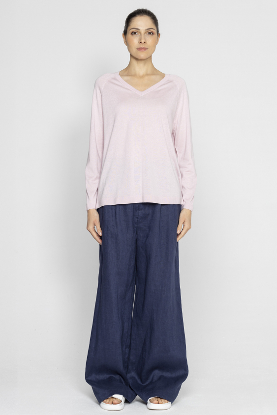 Lightweight sweater in powder pink
