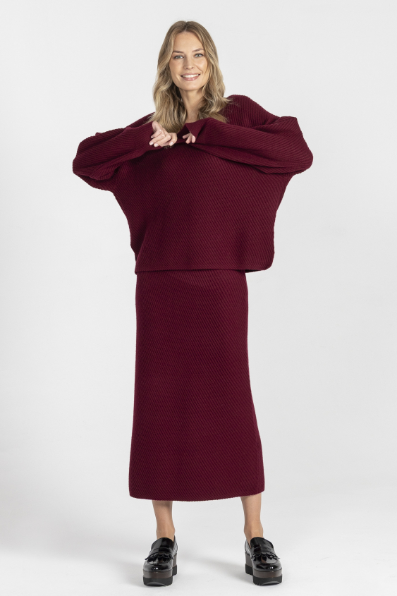 Sweter w odcieniu burgundowym