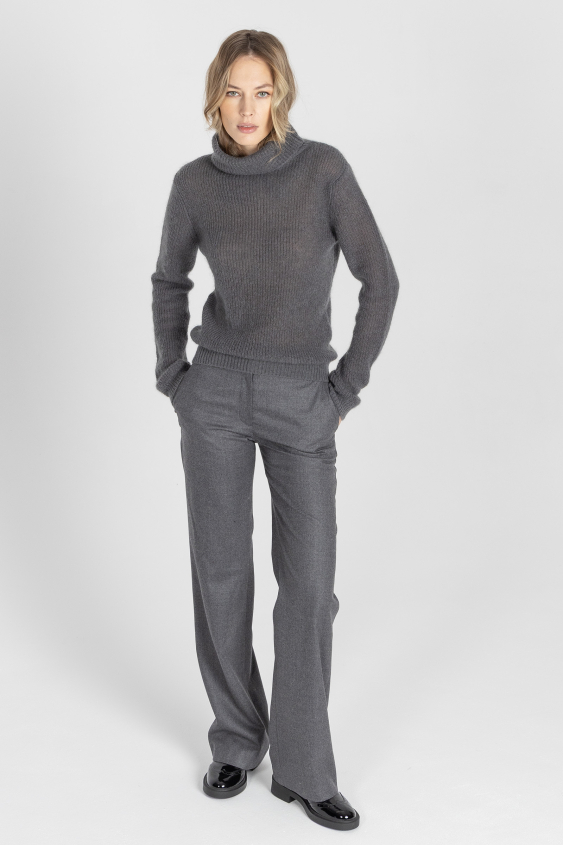 Szary sweter  z golfem