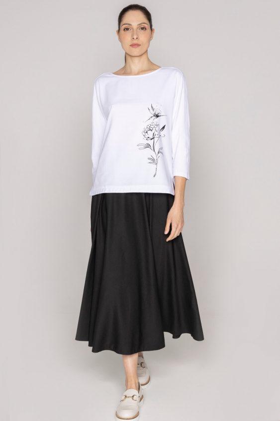 Wide black skirt 