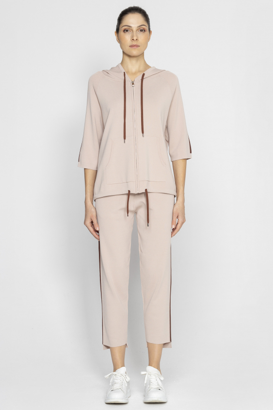 Beige sweatshirt with 3/4 sleeves