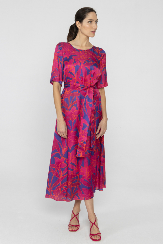 Locker geschnittenes Kleid mit Druck in Magenta und Lila 