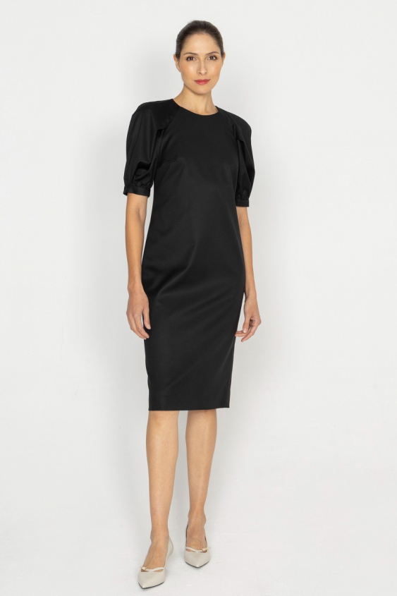 Schwarzes klassisches Kleid