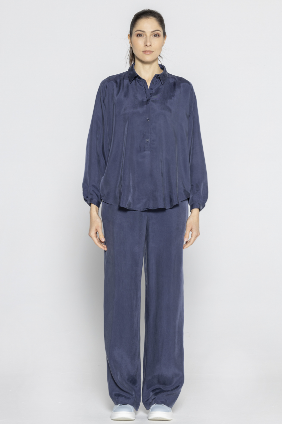 Dark blue loose-fitting pants