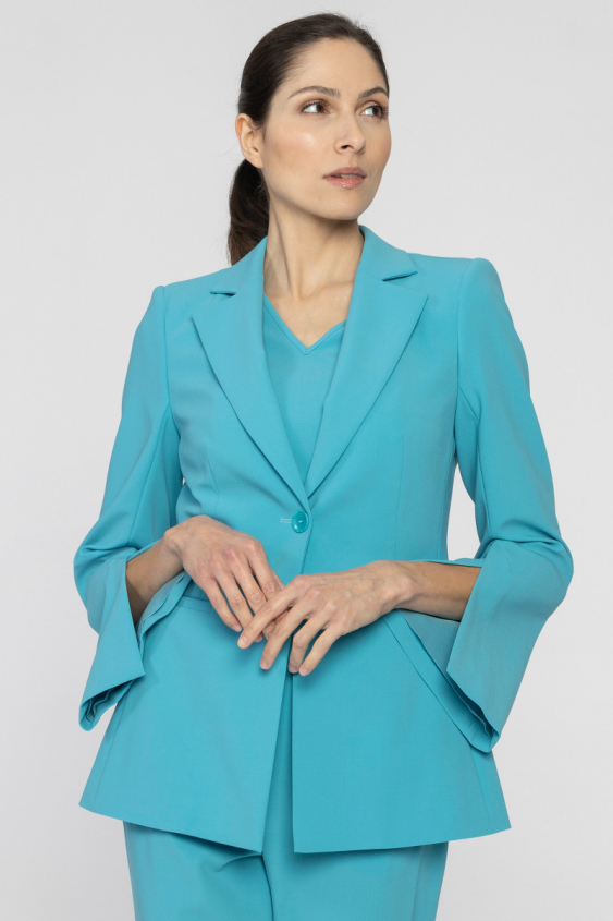 Turquoise blazer to accentuate your silhouette