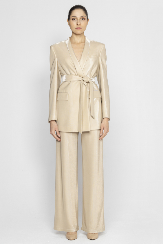 Beigefarbener, in der Taille gebundener Blazer
