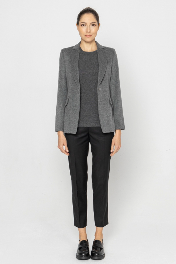 Grauer klassischer einreihiger Blazer