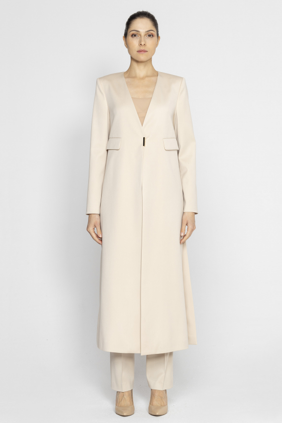 Langer eleganter Jacke mit einem Schließknopf