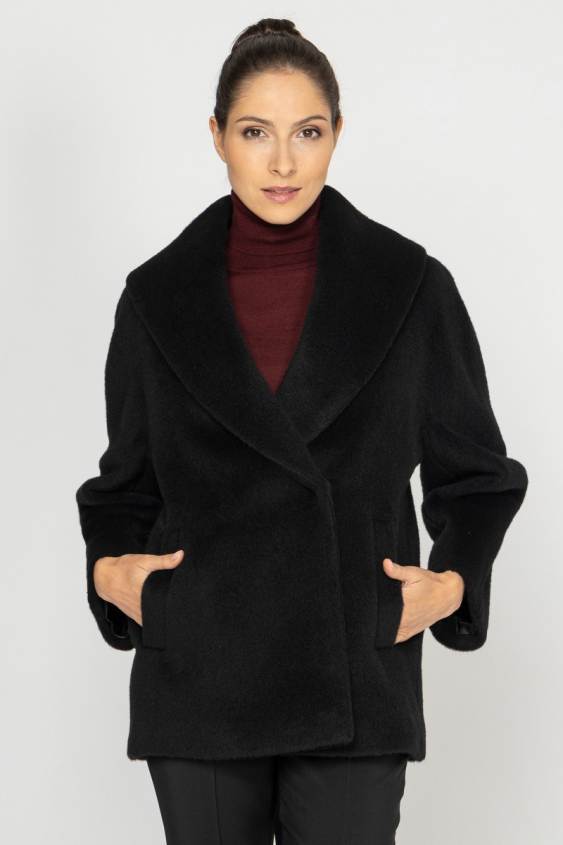 Wolljacke mit breitem Kragen