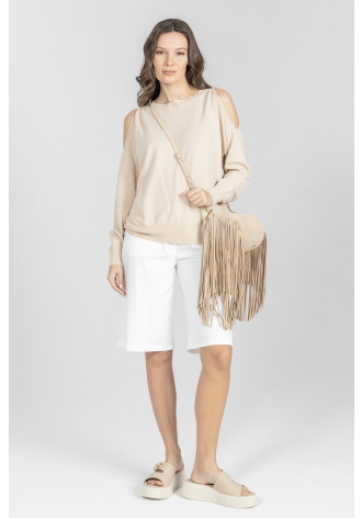 Białe krótkie spodnie