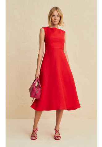 Red sleeveless dress with a flared bottom 