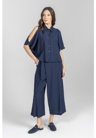 Bluzka z rozcięciami na rękawach w kolorze granatowym