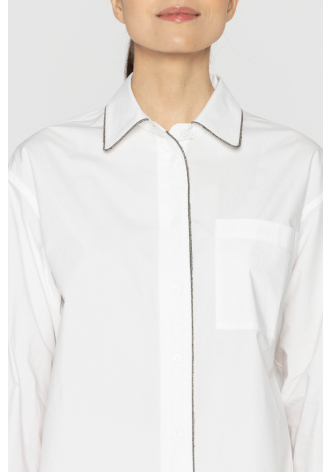 Biała koszula z kontrastującą lamówką 