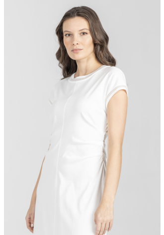 Prosta sukienka z rozcięciem po boku