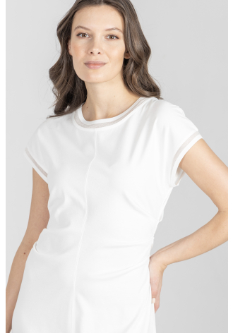 Prosta sukienka z rozcięciem po boku