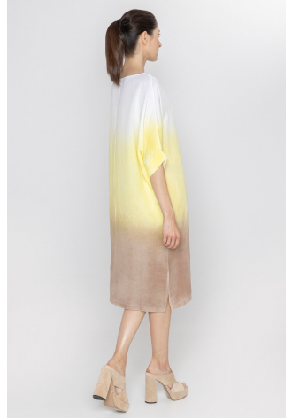 Letnia sukienka z ręcznie malowanym cieniowanym deseniem