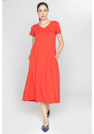 Czerwona letnia sukienka z dekoltem V