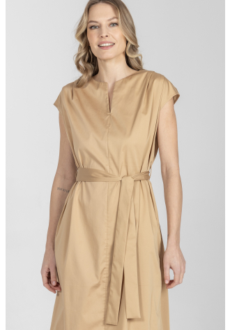 Biznesowa sukienka z wiązaniem w pasie