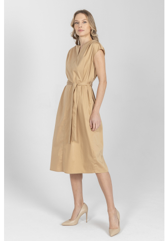 Biznesowa sukienka z wiązaniem w pasie