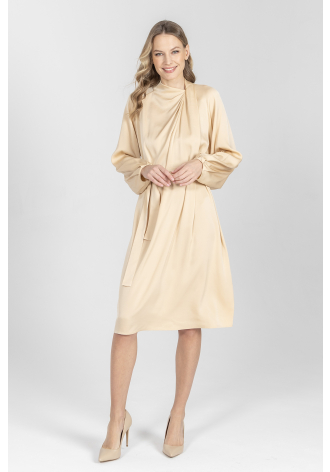 Biznesowa sukienka w kolorze beżowym