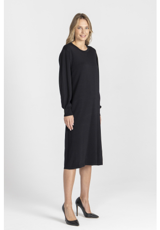 Dzianinowa sukienka z prostą linią tuby