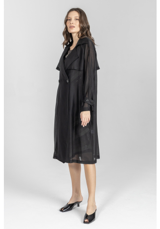 Czarny lekki płaszcz z półprzeźroczystej tkaniny