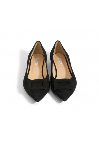  Classic black flat shoes 