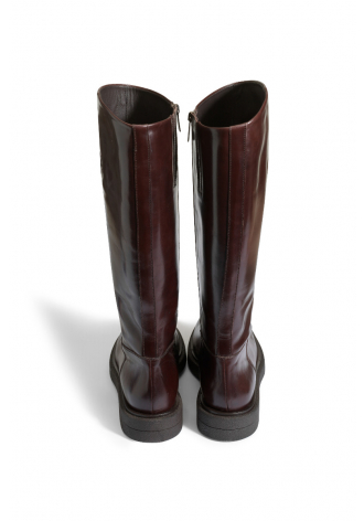 Brown shiny leather boots