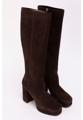 Suede boots with a thick sole and square heels