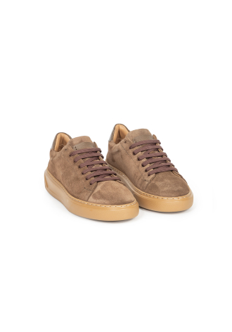 Brązowe zamszowe sneakersy