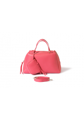 Różowa torba w kształcie kuferka