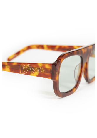 Okulary przeciwsłoneczne z motywem panterki