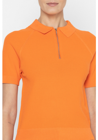 Pomarańczowy sweter w stylu polo