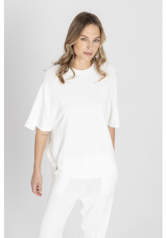 Biały sweter w formie t-shirta