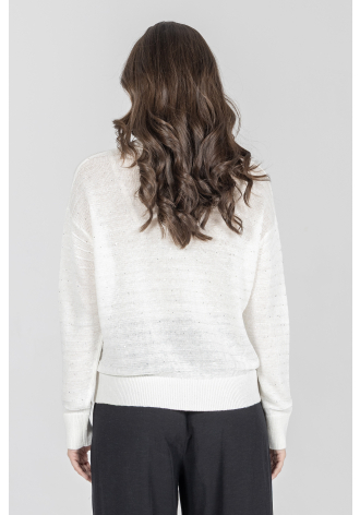 Biały luźny sweter